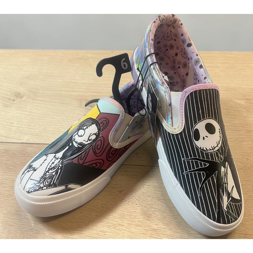 Disney Nightmare Before Christmas Jack & Sally Low Top Sneakers‎ Women 6 NEW